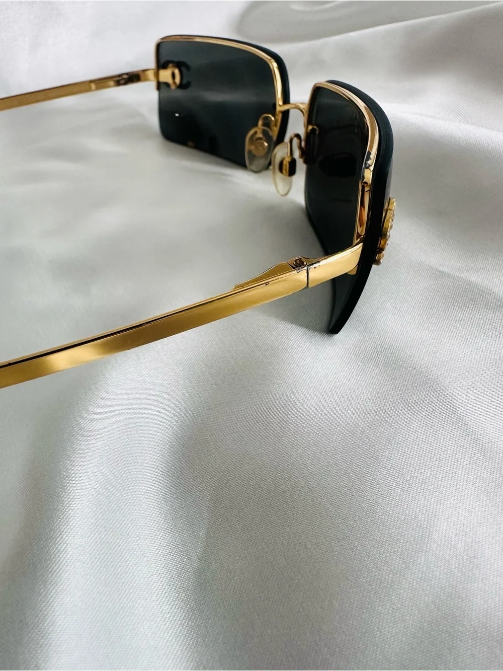 Rare 𝑪𝑯𝑨𝑵𝑬𝑳 Gold-Tone Frame Grey Mirror Sunglasses with CC Crystal #145